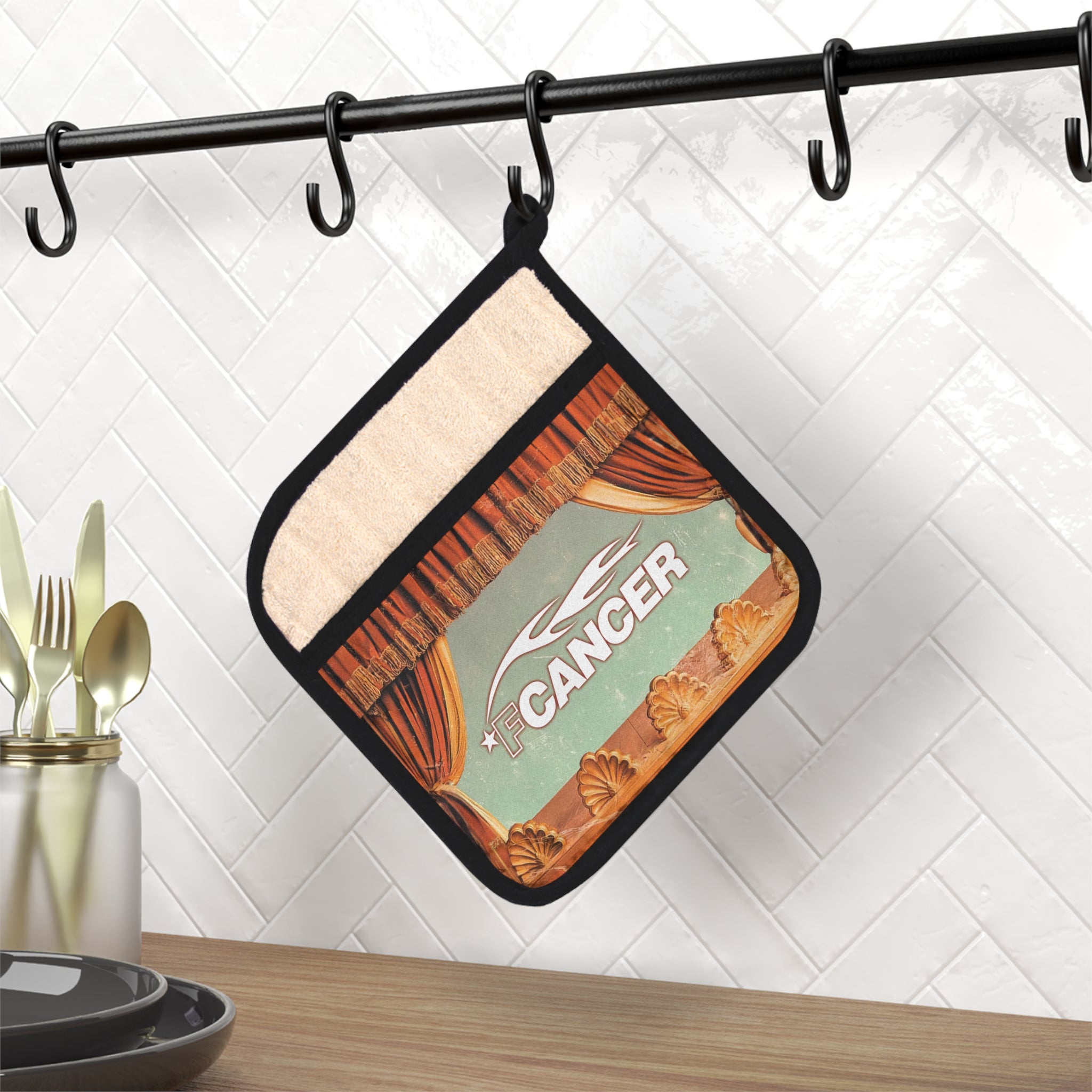 Synced Pot Holder